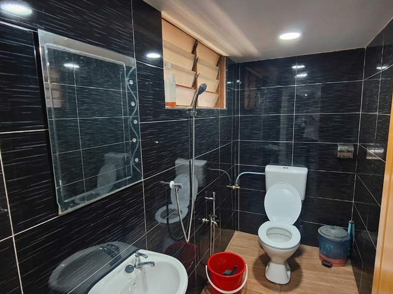 Bathroom / Tiling